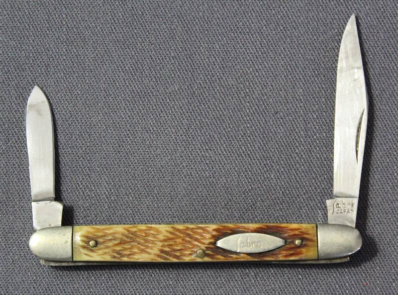 lot 9083 image: Vintage 3.25 Sabre Multi-blade Folding Pocket Knife.