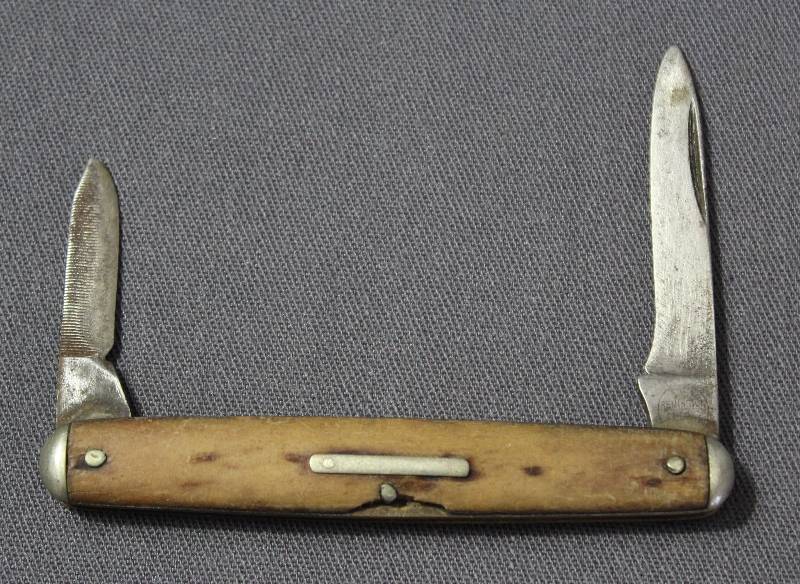 lot 9085 image: Vintage 3.25 Remington UMC Folding Multi-Blade Pocket Knife.