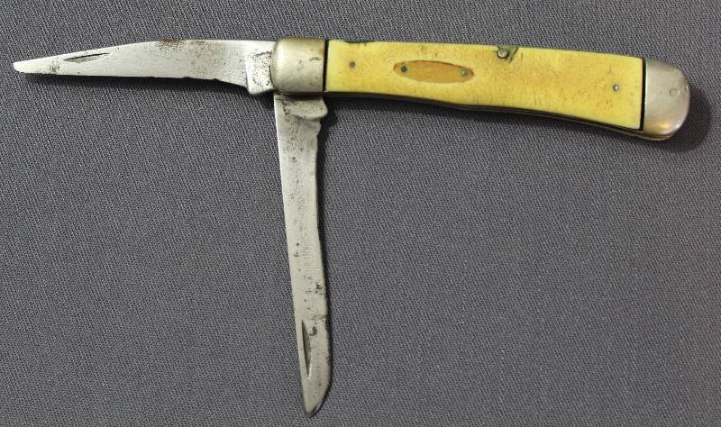 lot 9088 image: Vintage #3254 Folding Multi-Blade Pocket Knife. Unknown Mark.