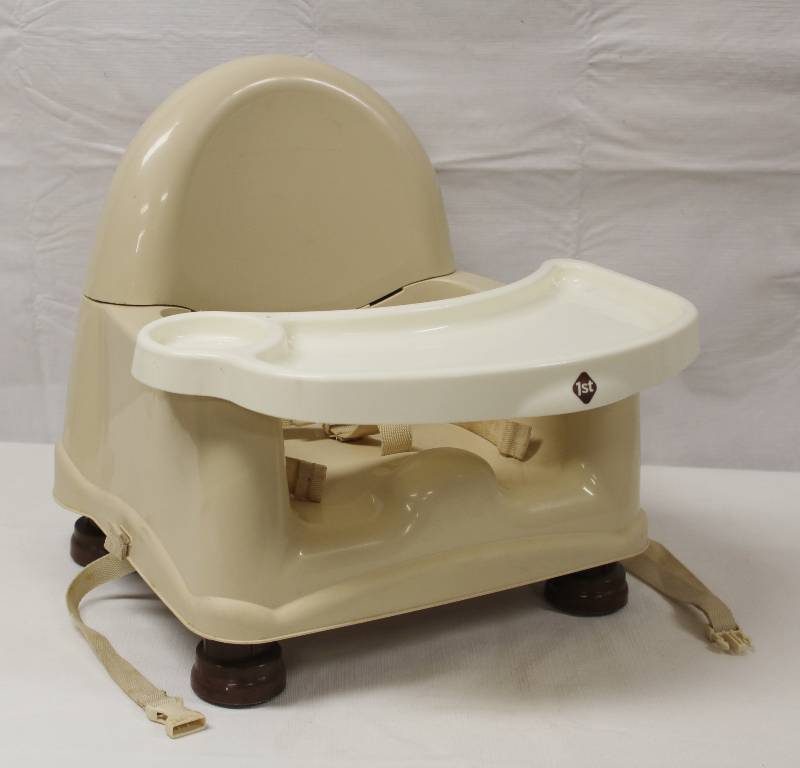 lot 9186 image: Safety First Child Booster Chair with Tray.