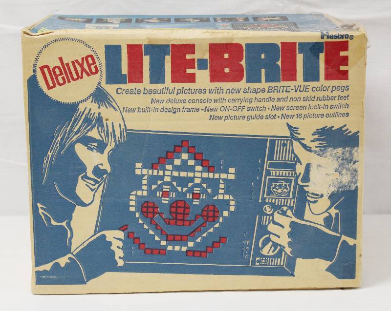 lot 9195 image: Hasboro Deluxe LITE-BRITE - Listed Electric Toy 740A