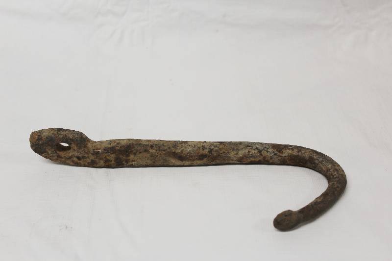 lot 9213 image: Cool 8 Fishing Hook with lots of character