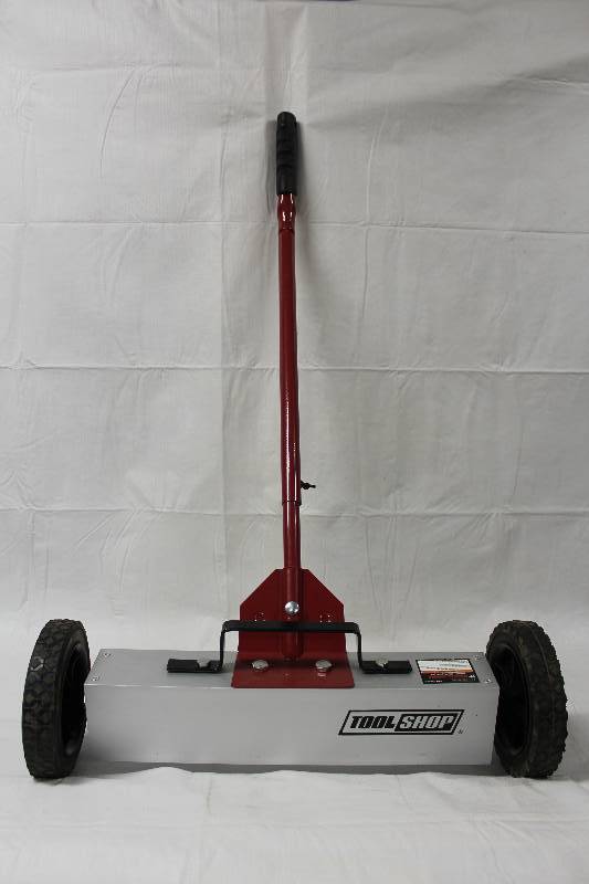 lot 9227 image: Tool Shop 22 Magnetic Sweeper, Model 80797