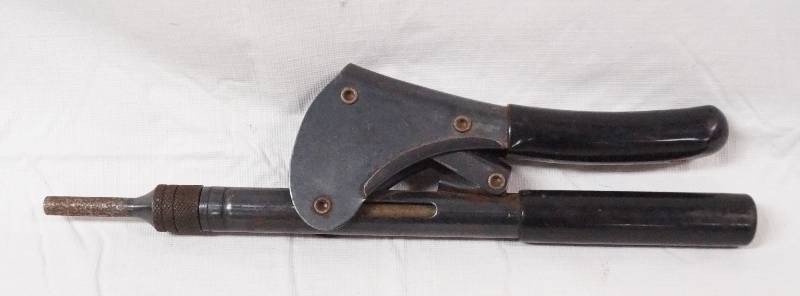 lot 9554 image: Hand Tool - Check it out