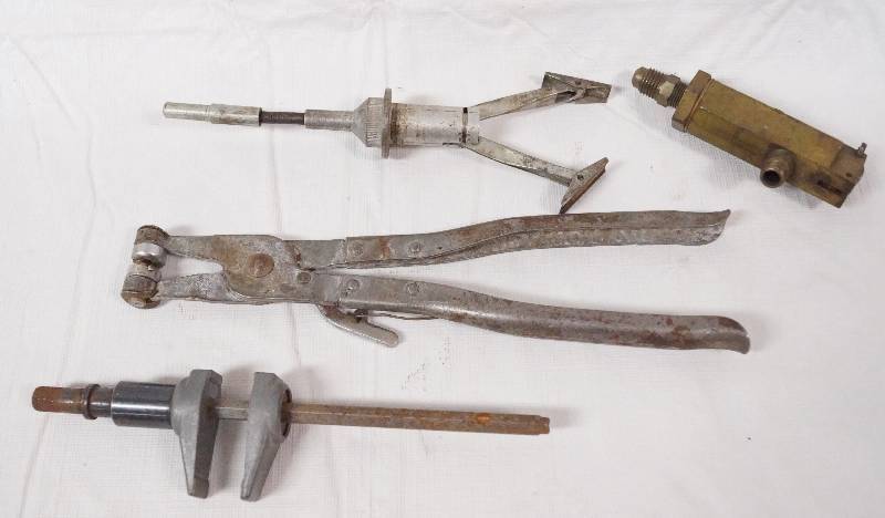 lot 9555 image: Lot of Vintage Hand Tools
