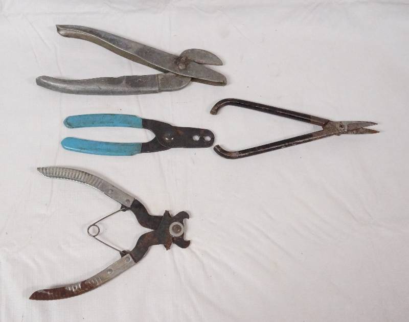 lot 9556 image: Lot of Various Pliers  Hand Tools - See pics