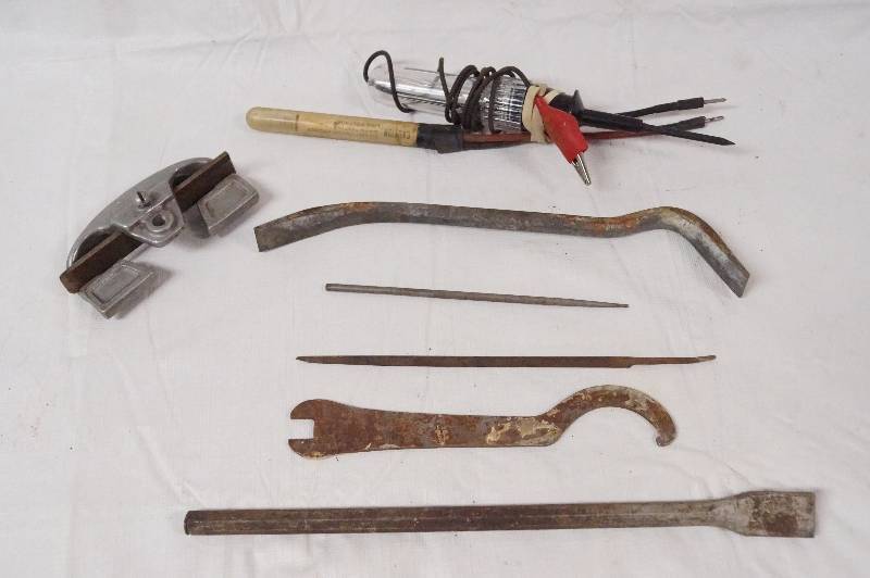 lot 9563 image: Lot of Vintage Tools - See Photos