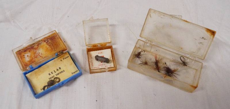 lot 9568 image: Lot of Fishing Lures - Ties Flies - WOW