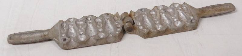lot 9575 image: Vintage Fishing Lead Weight Mold - Nice See Photos