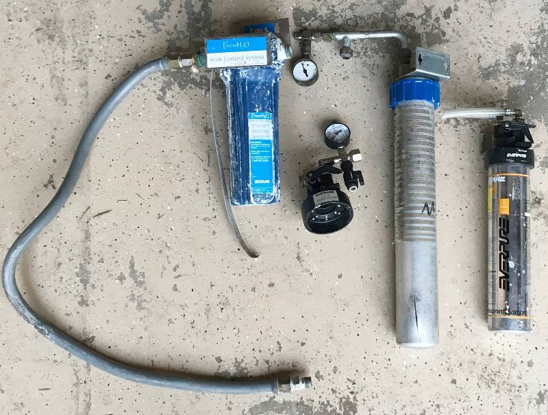 lot 4211 image: Misc Water Filters and Parts