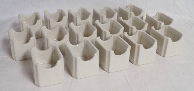 lot 9331 image: Lot of 16 - Restaurant Table Sugar  Creamer Packet Holders - NICE  - Hall 716