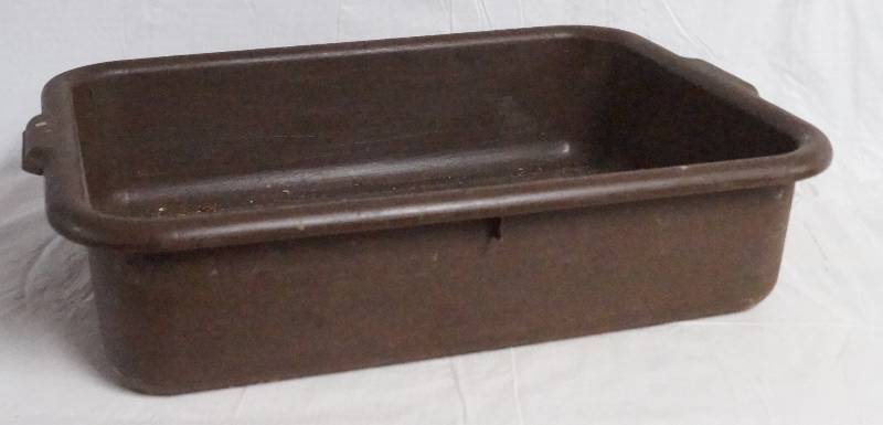 lot 9333 image: Heavy Duty Brown Restaurant Bus Tub  Bus Box