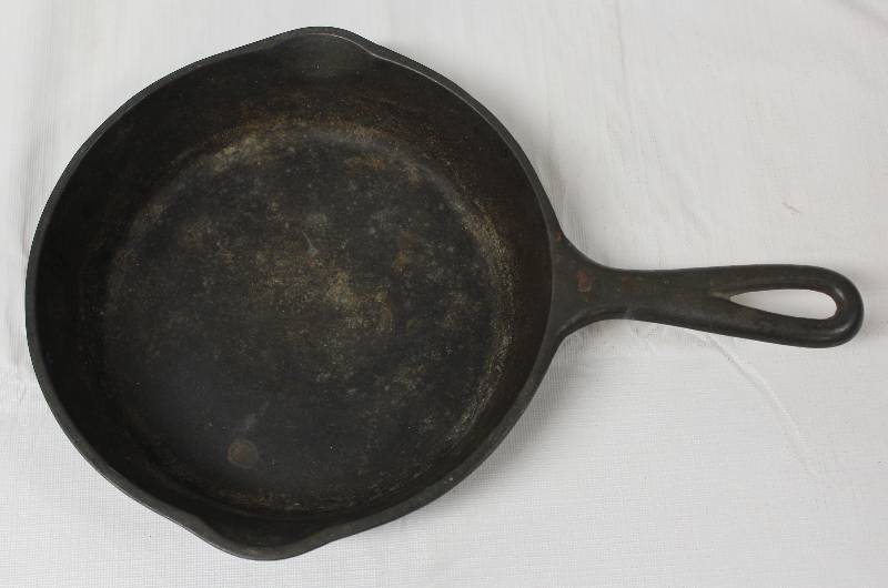 lot 9295 image: Cast Iron Frying Pan #5