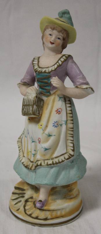 lot 9315 image: Beautiful Ceramic Maruri Japan Woman Figurine.