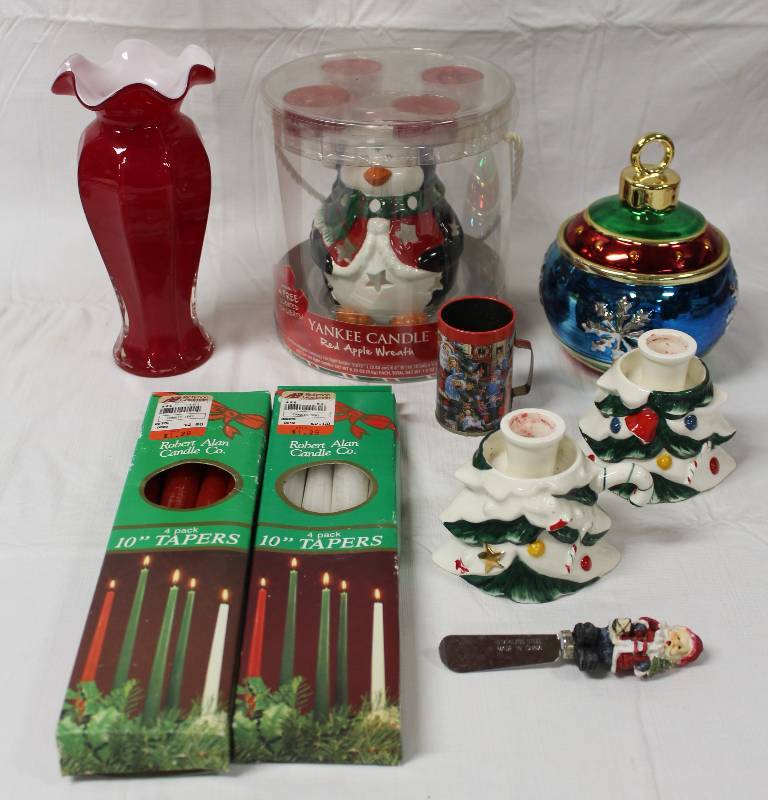 lot 9334 image: Christmas Holiday Decorations, Candles, Vase.
