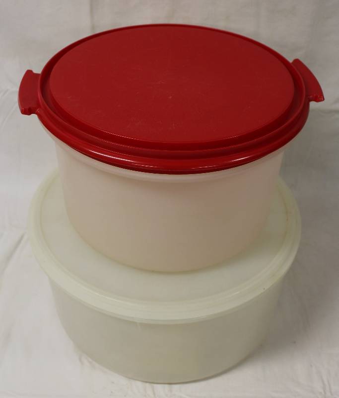 lot 9351 image: Tupperware Containers, Made in USA. 684-2, 683-8, 224-5, 256-4