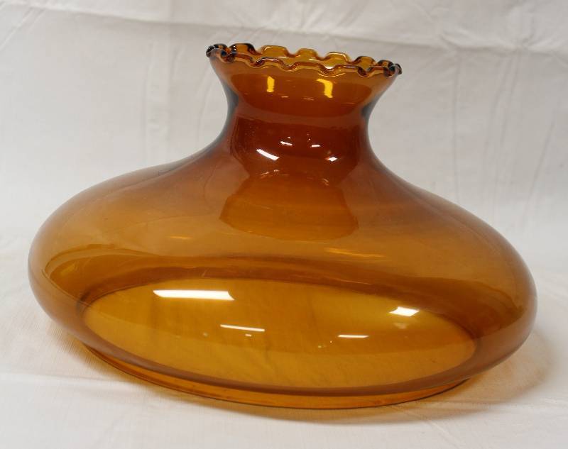 lot 9357 image: Vintage Brown Glass Lamp Shade