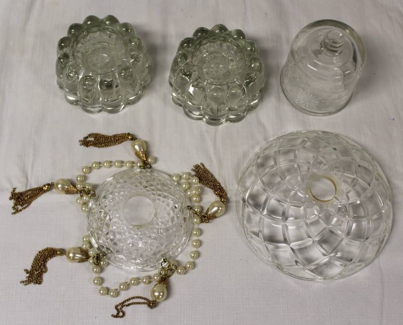lot 9360 image: Pair of 2 Candleholders and other Candle accessories.