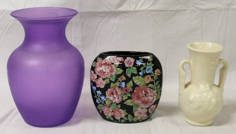 lot 9410 image: Glass & Ceramic Vases - Set of 3