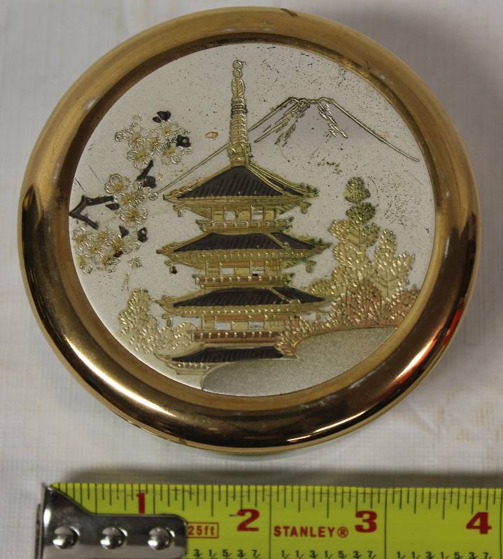 lithographアントニーニ【錫のポット】 Bonhams : A VERY RARE BLUE AND WHITE AND COPPER-RED BRUSHPOT