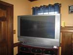 Sony TV with Remote (Fully Functioning)