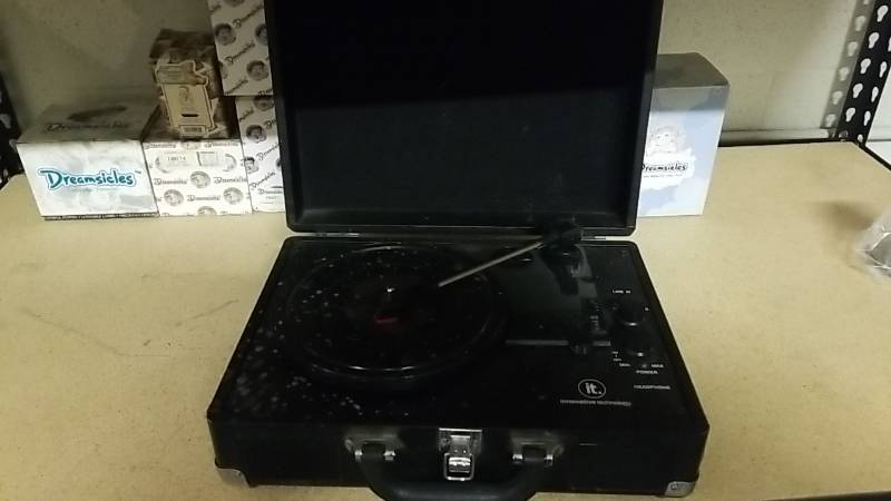 lot 140 image: Untested- USB Record Player