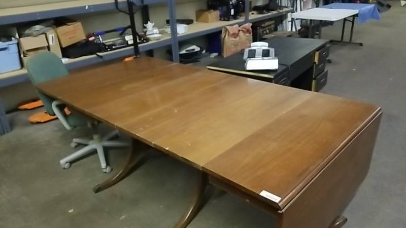 lot 1044 image: Duncan Phyfe Style Table- Drop Side and 2 Leaves 8ft Long