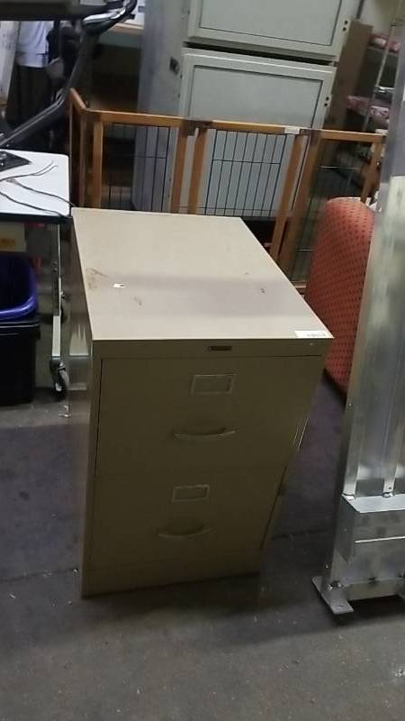 lot 1043 image: 2 Drawer File Cabinet  Metal