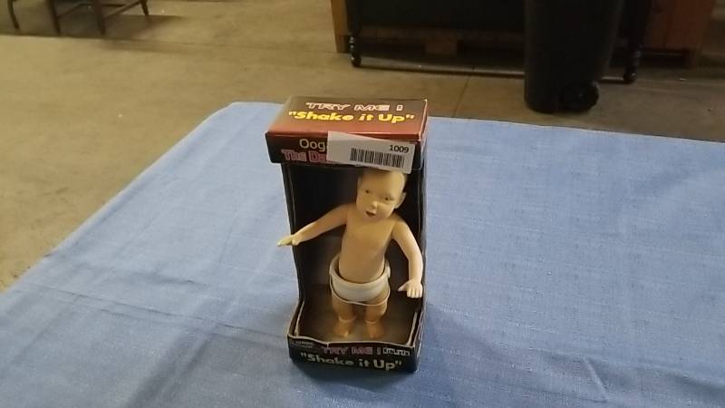 lot 1009 image: OOGA CHUKA  Baby  1980s Throwback