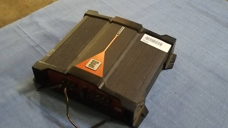 lot 1031 image: Car Audio Amp
