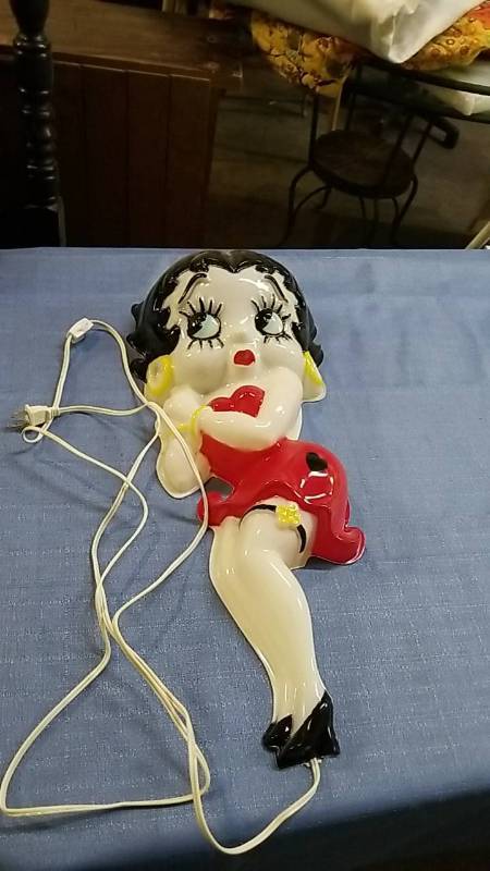 lot 150 image: Light Up Betty Boop  Decor  SO COOL 