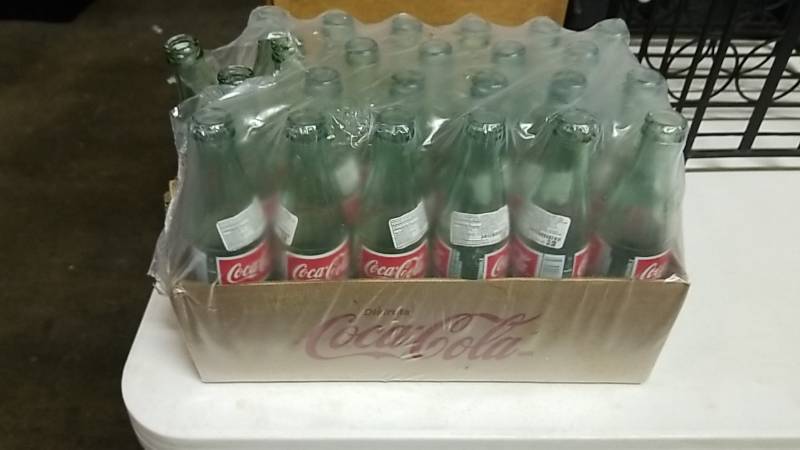 lot 3151 image: Case of Large Coca Cola Glass Bottles