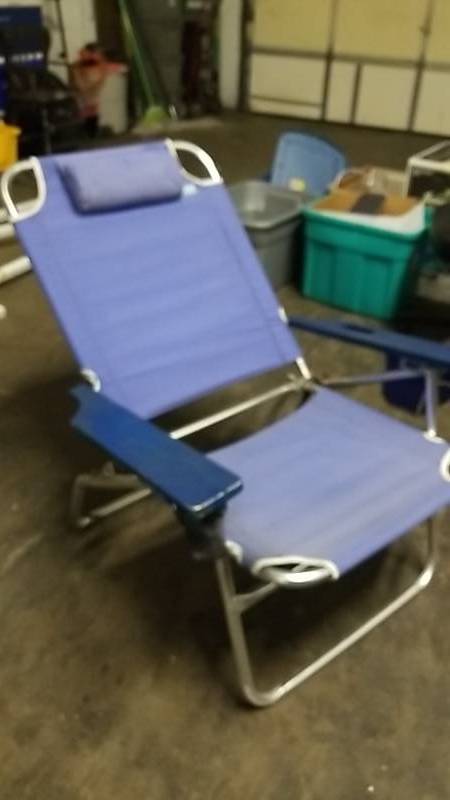 lot 3173 image: Foldout Camping Chair