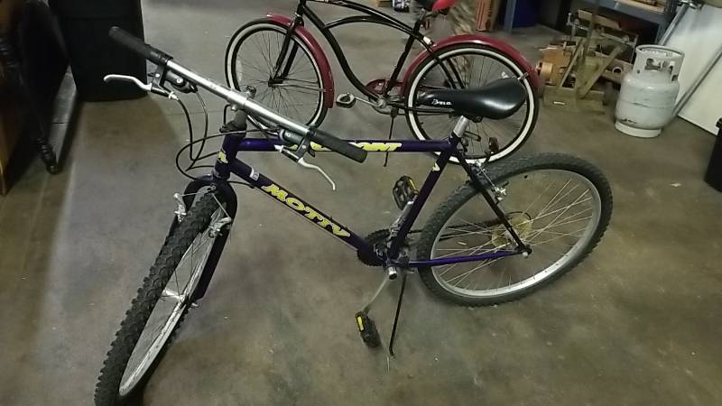 lot 3178 image: 26 inch Mountain Bike