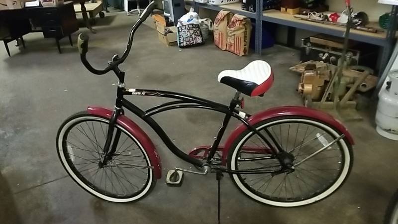 lot 3179 image: Beach Cruiser Style Bicycle- 26 inch Tires