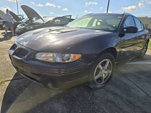 lot 47100 image: 2002 Pontiac Grand Prix, BURGANDY