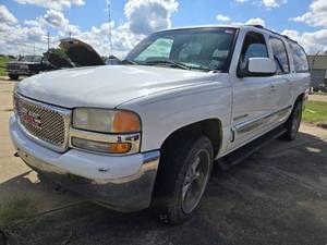 lot 47106 image: 2001 GMC C1500 Yukon, WHITE