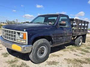 lot 2415 image: 1993 Chevrolet CK 2500, BLUE
