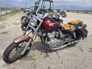 lot 2379 image: 2009 Kawasaki EN-500-C, RED