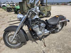 lot 2381 image: 2007 Honda Shadow, BLACK