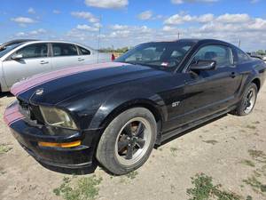 lot 2394 image: 2007 Ford Mustang, BLACK