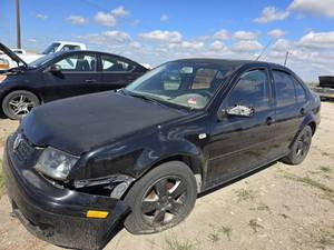 lot 2398 image: 2003 Volkswagen Jetta, BLUE