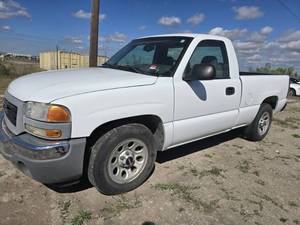 lot 2402 image: 2007 GMC Sierra, WHITE
