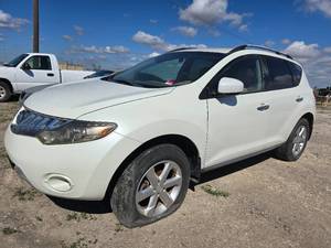 lot 2400 image: 2009 Nissan Murano LE, WHITE