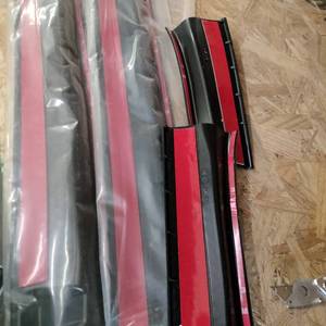lot 54829 image: dirty dog 4x4 front and rear seat sun screen black (18-21) Jeep