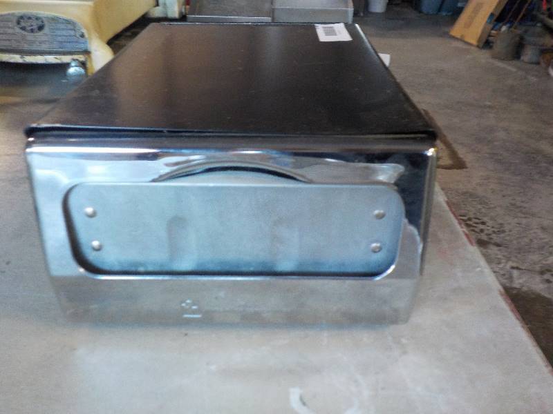 lot 3748 image: Napkin holder