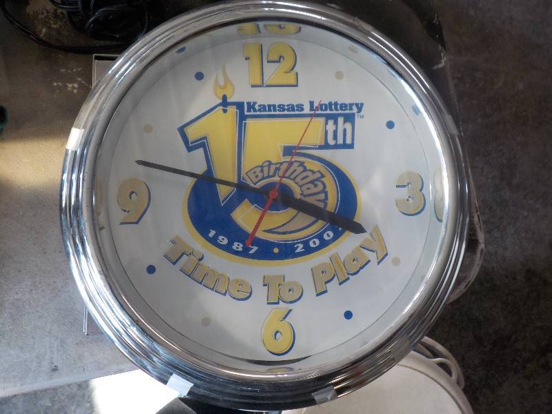 lot 3754 image: lotto clock