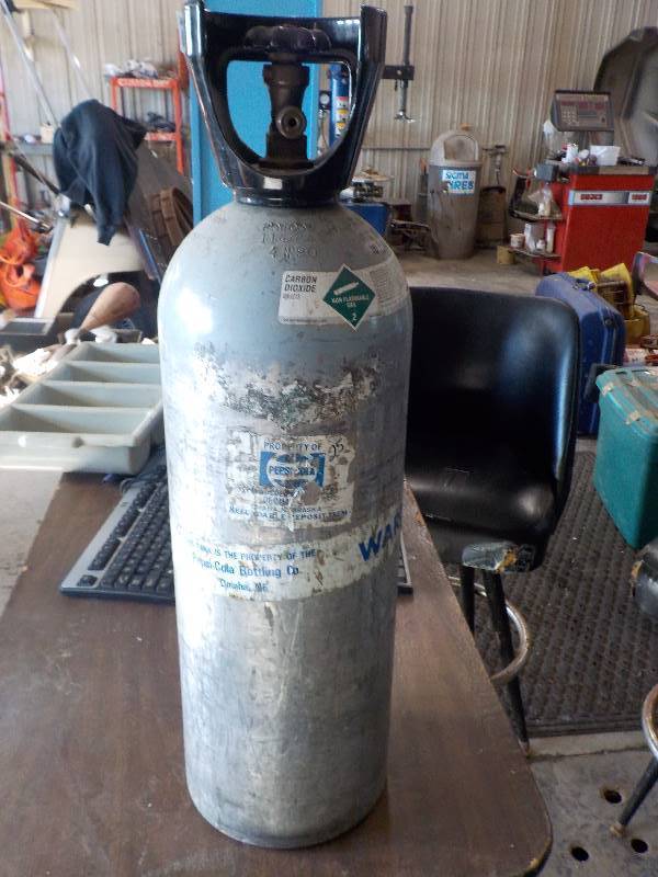 lot 3756 image: 20LB CO2 bottle (empty)