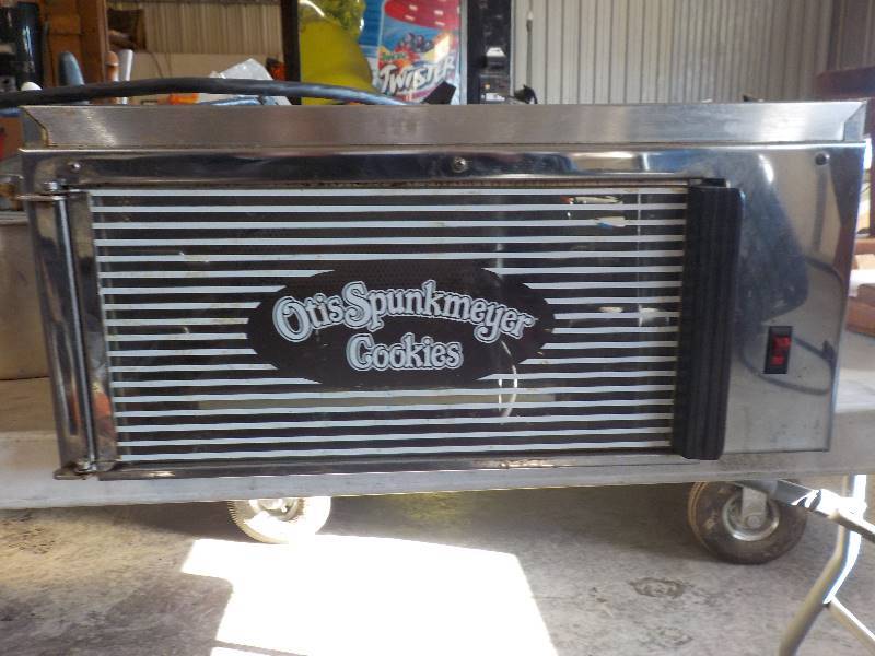 lot 3757 image: Otis Spunkmeyer Oven