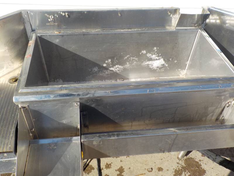 lot 3762 image: Large Ice Well with speed rail,soda dispensor and 2drain boards with extra plugins on the bottom
